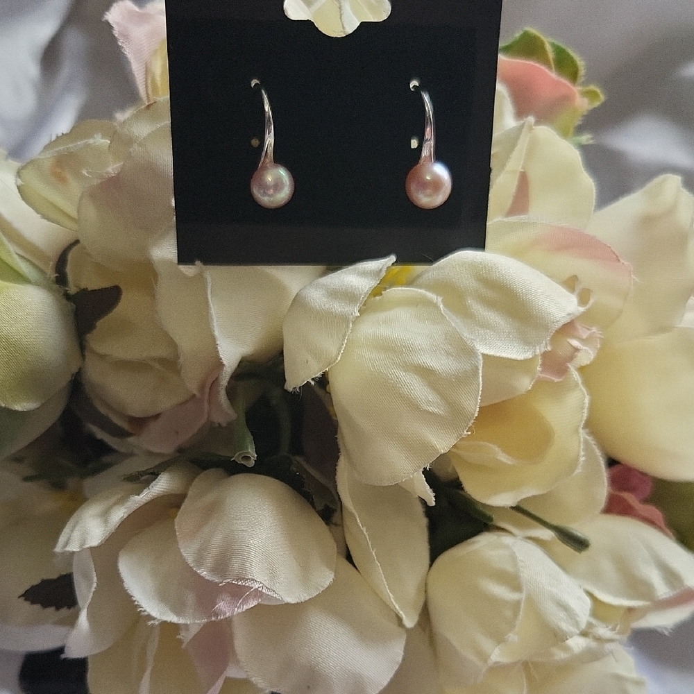 LOW START!!! New Genuine Pearl Drop Earrings In White Or Cream Pink Hue Colors